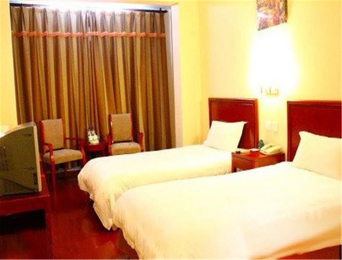 Greentree Inn Shandong Qingdao Railway Station Zhanqiao Yacht Wharf Express Екстериор снимка